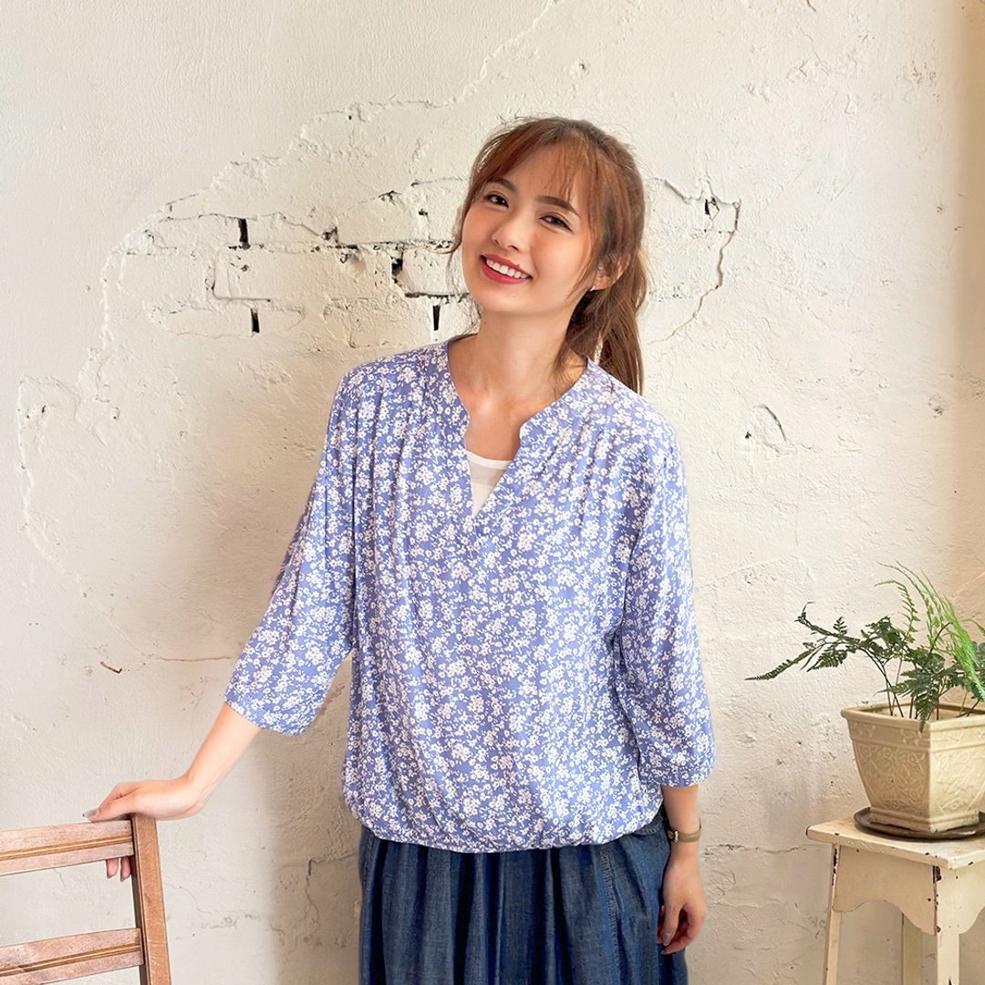 Hana Mokuba V领碎花宽松七分袖上衣 - 女装上衣 - 其他材质 