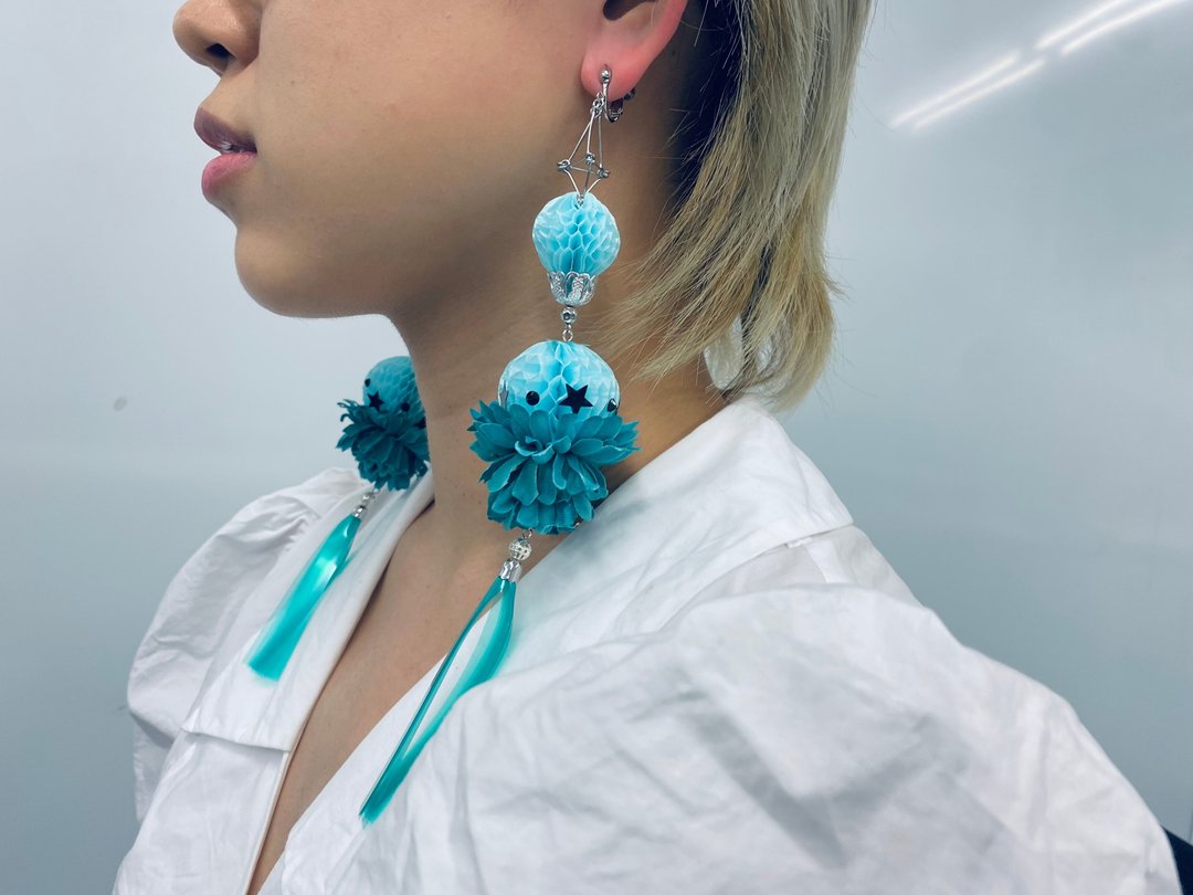 Mint chocolate ice cream long transparent tassel Clip-On one-of-a-kind - 耳环/耳夹 - 纸 蓝色