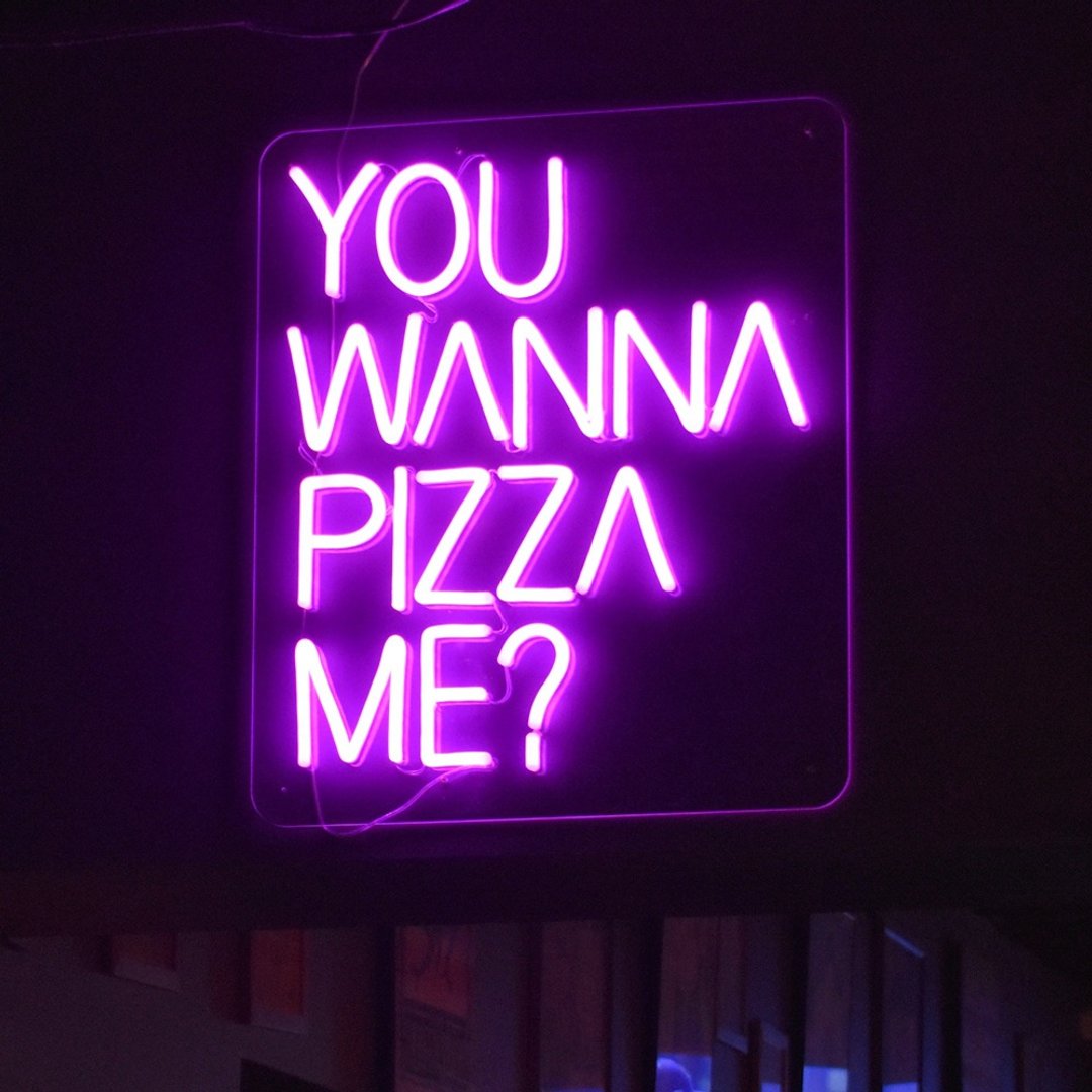 YOU WANNA PIZZA ME 霓虹灯 | LED发光字 | 餐厅广告 | 可调光 - 灯具/灯饰 - 压克力 透明