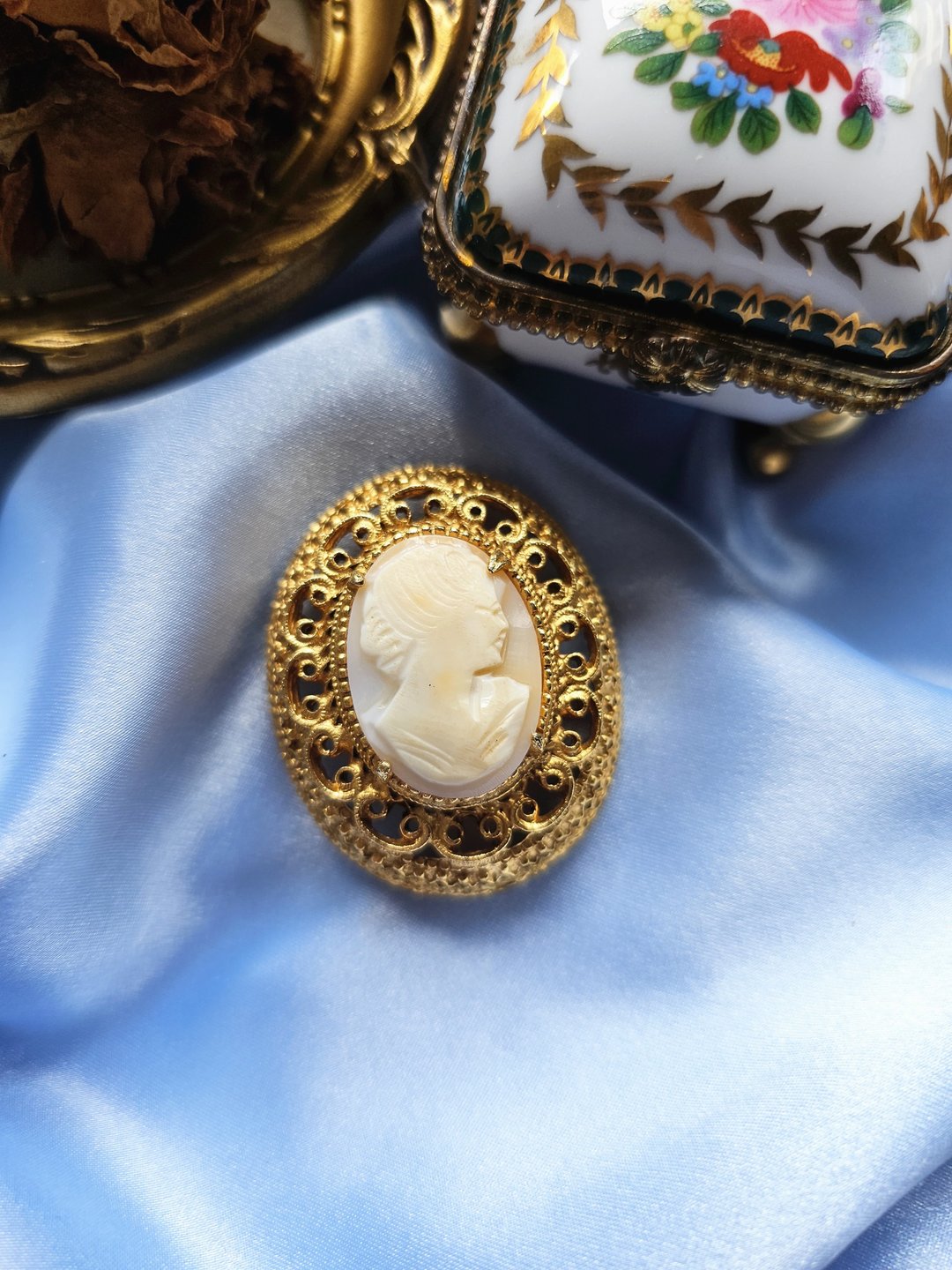 FLORENZA华丽巴洛克框浮雕仕女cameo胸针/坠饰/美国西洋古董饰品 - 胸针 - 其他金属 