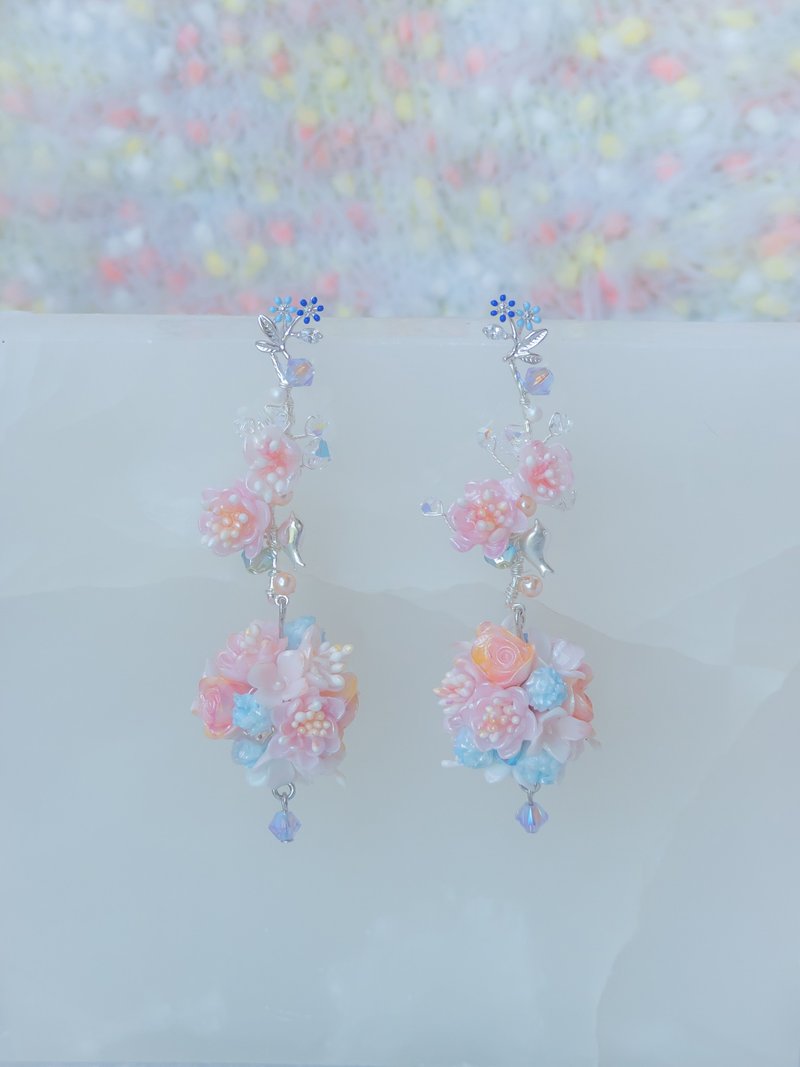 ZODIAC:  天秤 X 梅花 / 手制梅花花球925纯银镀白金耳环 - 耳环/耳夹 - 粘土 粉红色