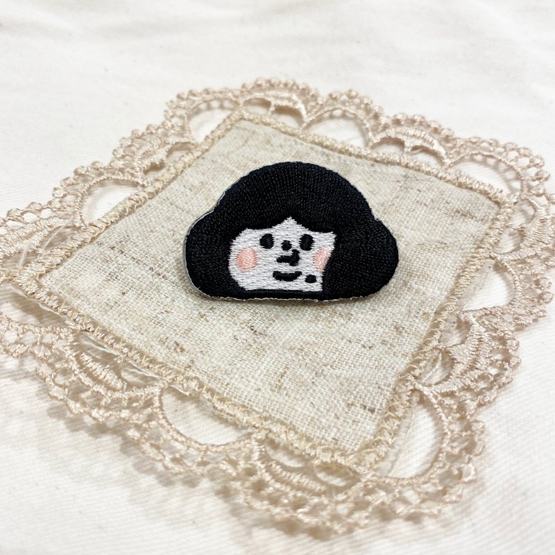 刺绣别针 - 施太太 / 半岛师奶 - 徽章/别针 - 绣线 黑色