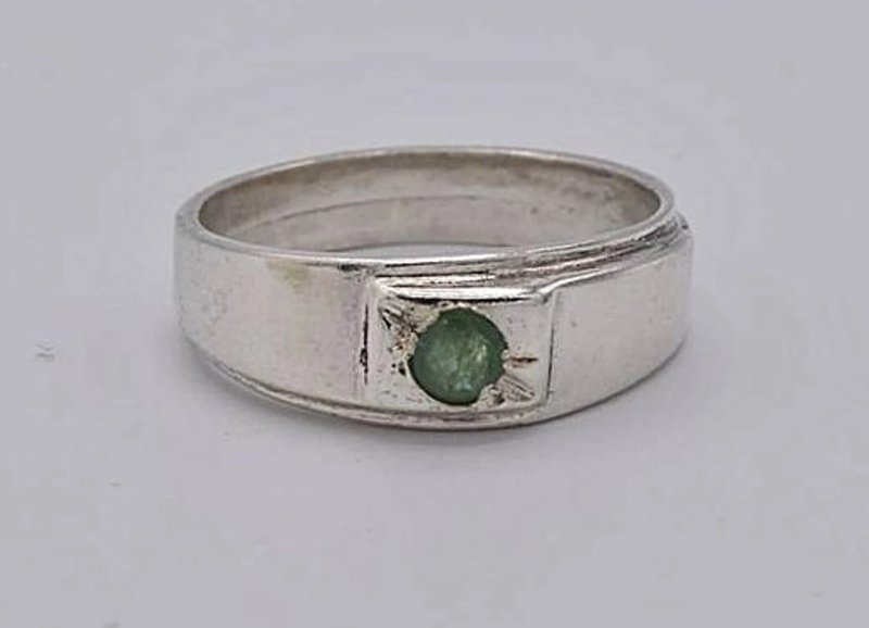 天然祖母绿戒指，未加热、未处理。男女皆可佩戴的祖母绿戒指。 - 戒指 - 宝石 绿色