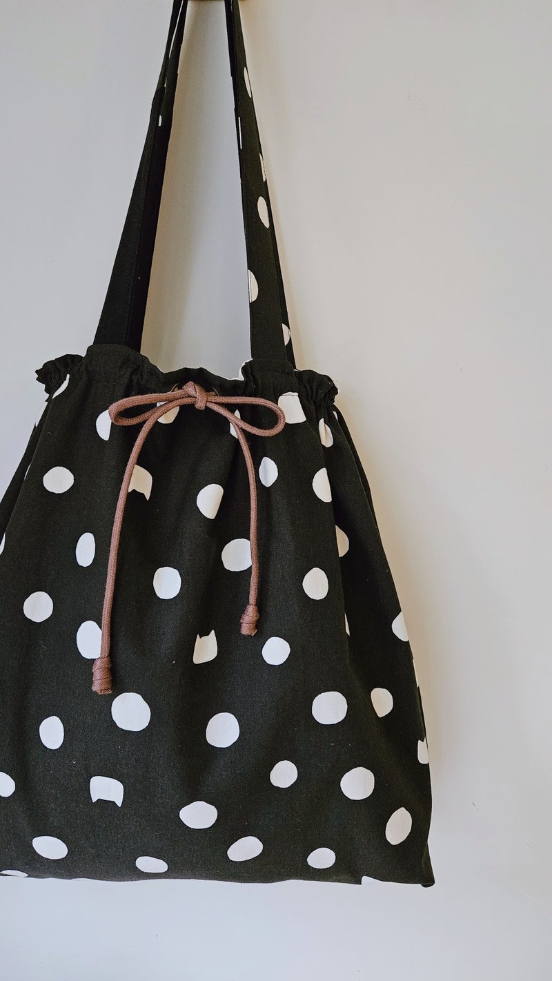 【大束口系列】点点猫猫头肩背包 抽绳包 大容量 设计手作 - 束口袋双肩包 - 棉．麻 黑色