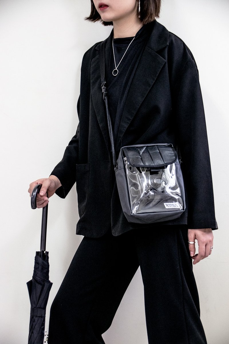 回收篮球// Zone 区域 肩背小包-黑色 - 侧背包/斜挎包 - 环保材料 黑色