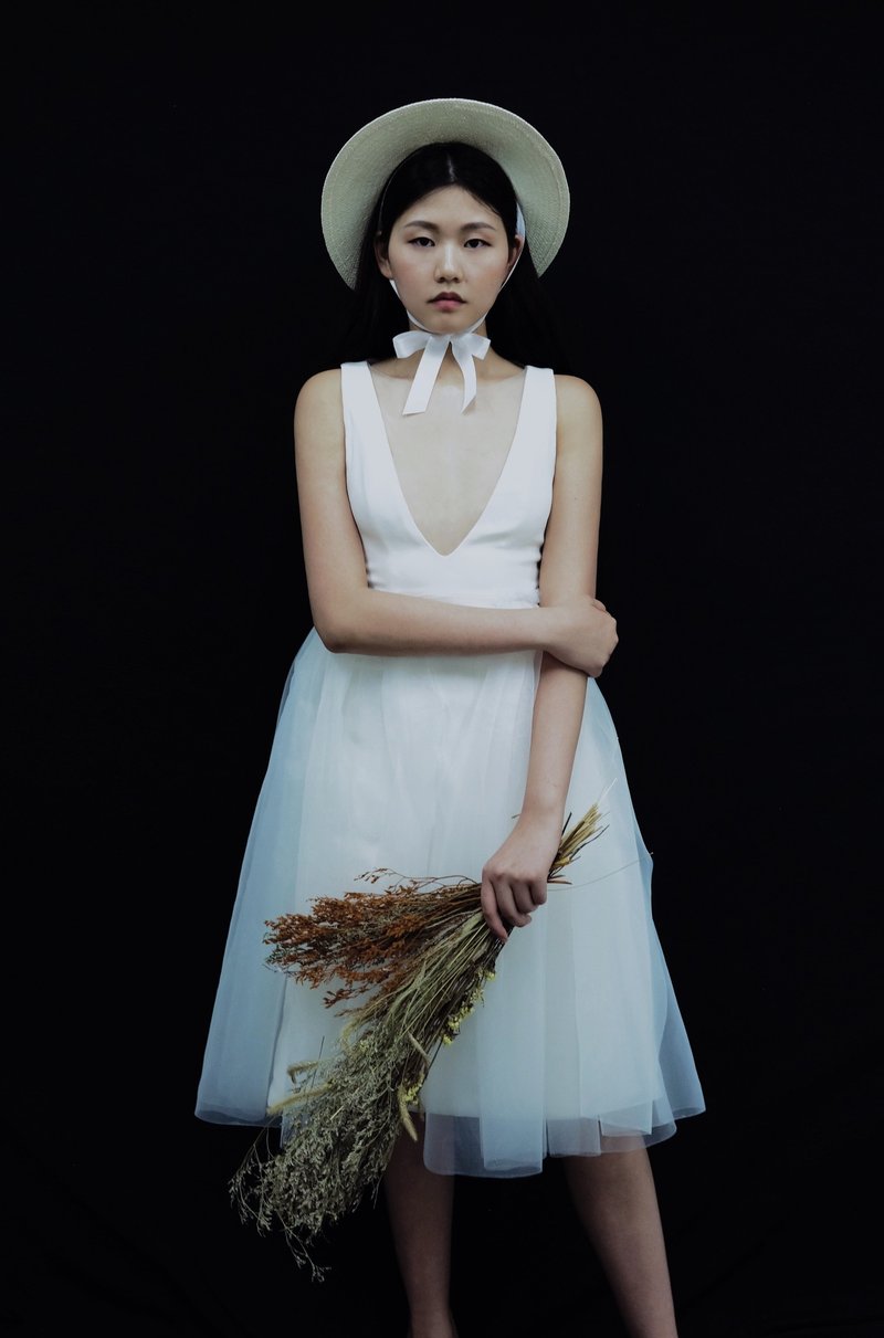 Love Philosophy bridal简约婚纱－低胸背心连身短裙 - 洋装/连衣裙 - 其他材质 白色