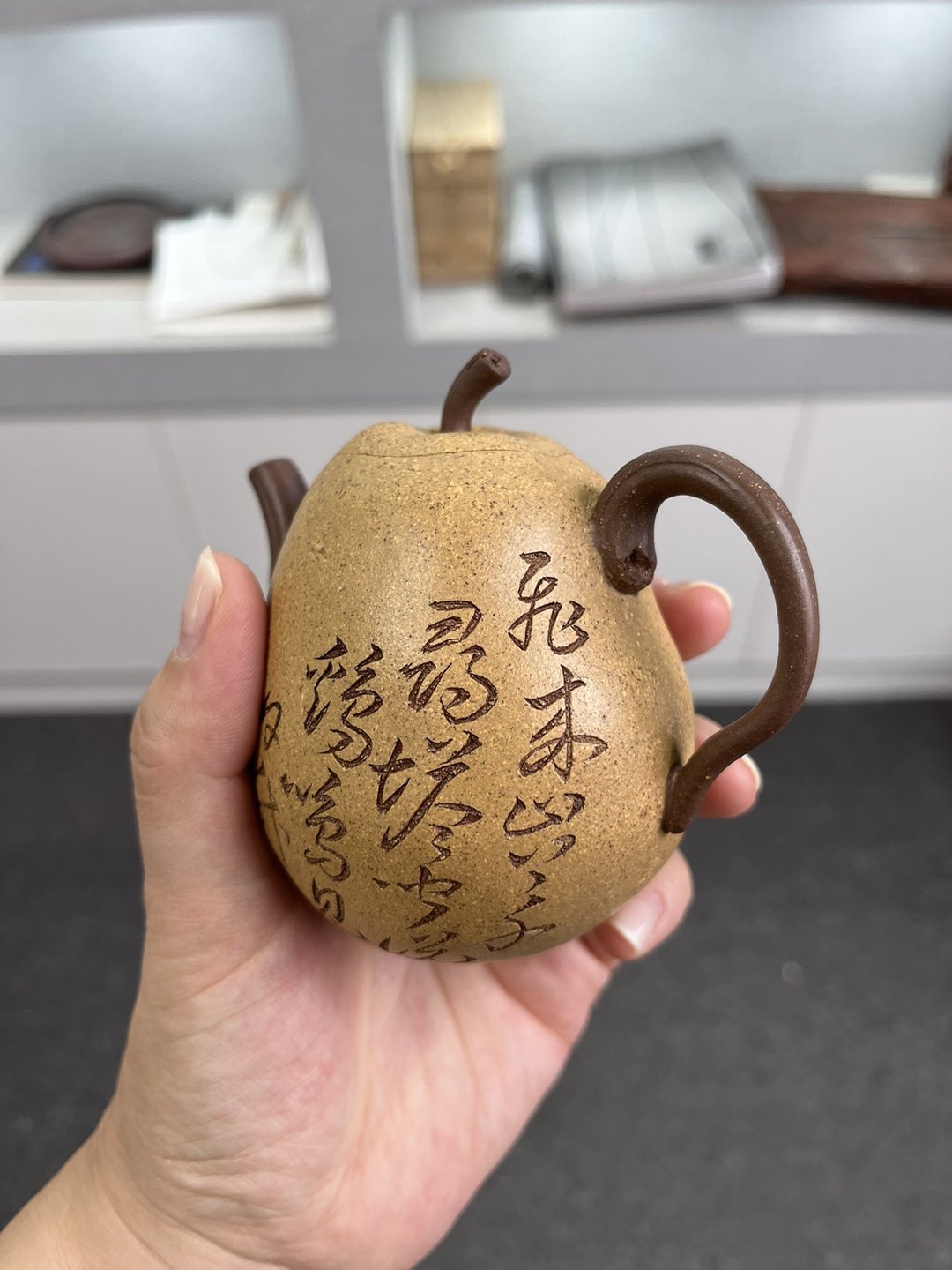 高梨 现货实拍 原矿优质老段泥 质感润泽 造型构思巧妙 梨寓意吉 - 茶具/茶杯 - 陶 灰色