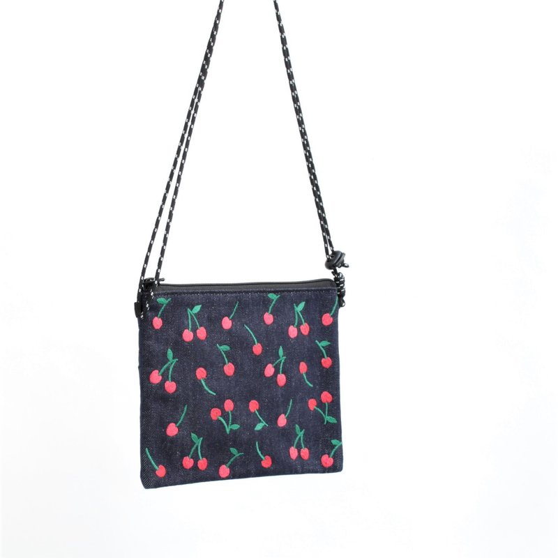 Cherry embroidery / embroidery - 化妆包/杂物包 - 棉 蓝色