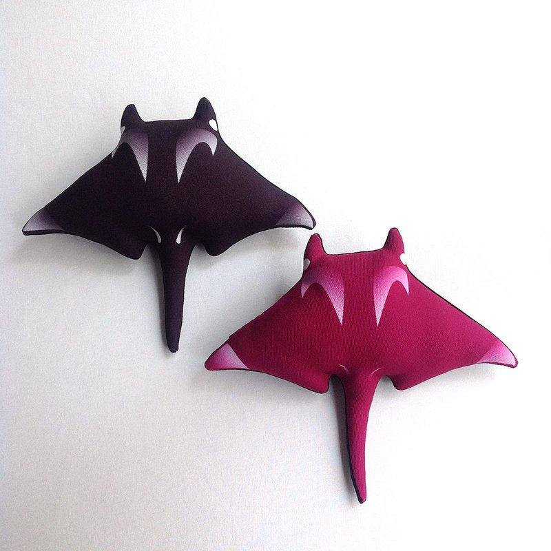 【有机棉】鬼蝠魟造型娃娃_1+1颜色任选组 - 玩偶/公仔 - 其他材质 多色