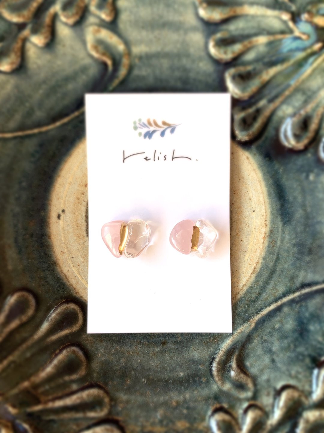 Gentle color natural stone kintsugi earrings (pierced earrings or Clip-On or non-pierced earrings) deep rose quartz crystal pink clear transparent gold - 耳环/耳夹 - 石头 粉红色