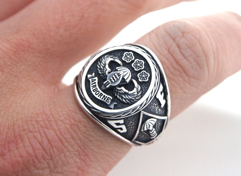 期戒 / 伞兵戒 / 冠军戒 / 陆军航特部 伞兵纪念戒 (特战旅) - 戒指 - 纯银 银色