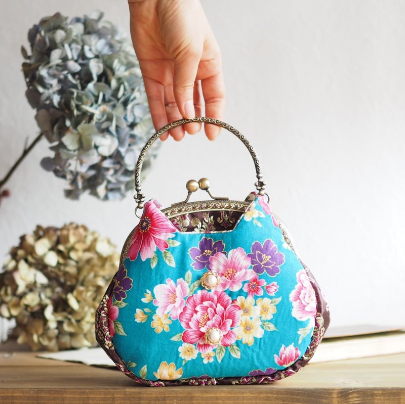 Taiwan floral x silk woven cat motif 16cm comb-shaped bag (one piece / free shipping) - 手提包/手提袋 - 棉．麻 蓝色