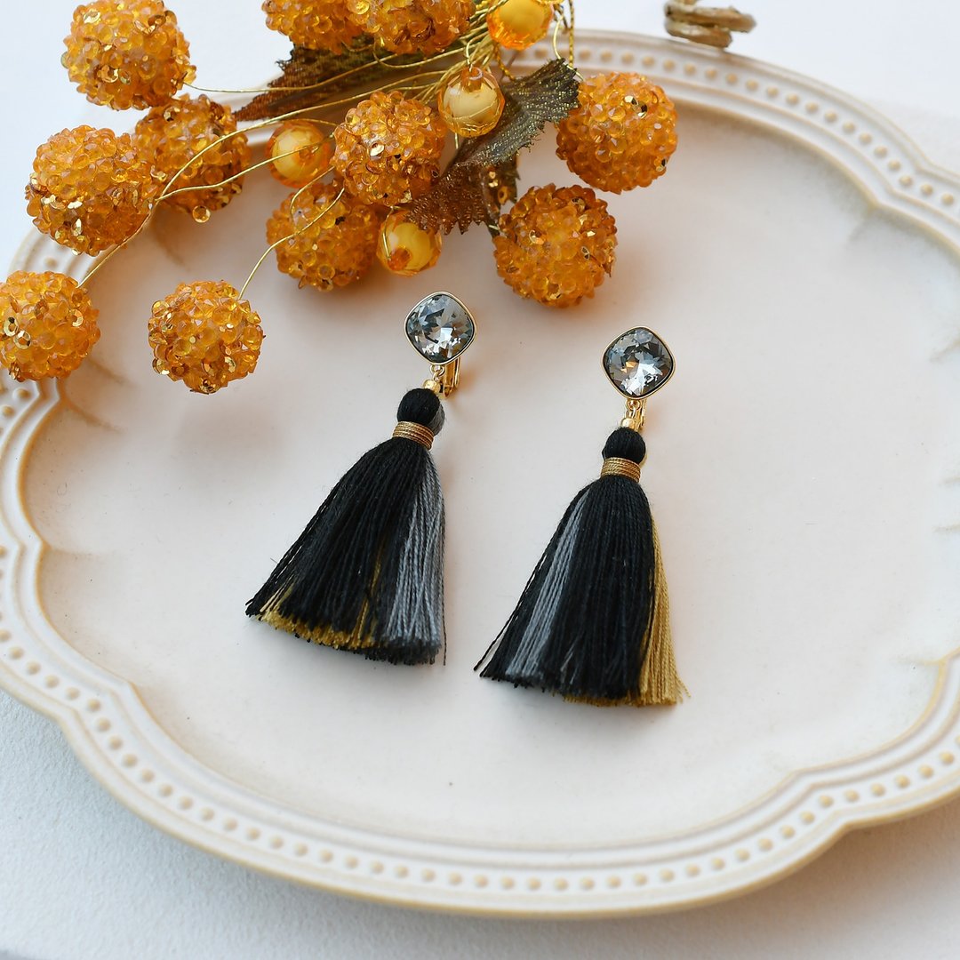 Crystal Tassel Earrings /  Black - 耳环/耳夹 - 玻璃 黑色