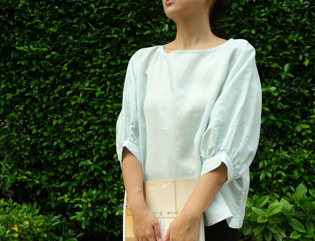 light blue balloon sleeve linen blouse / 100% linen / loosely style - 女装上衣 - 亚麻 蓝色