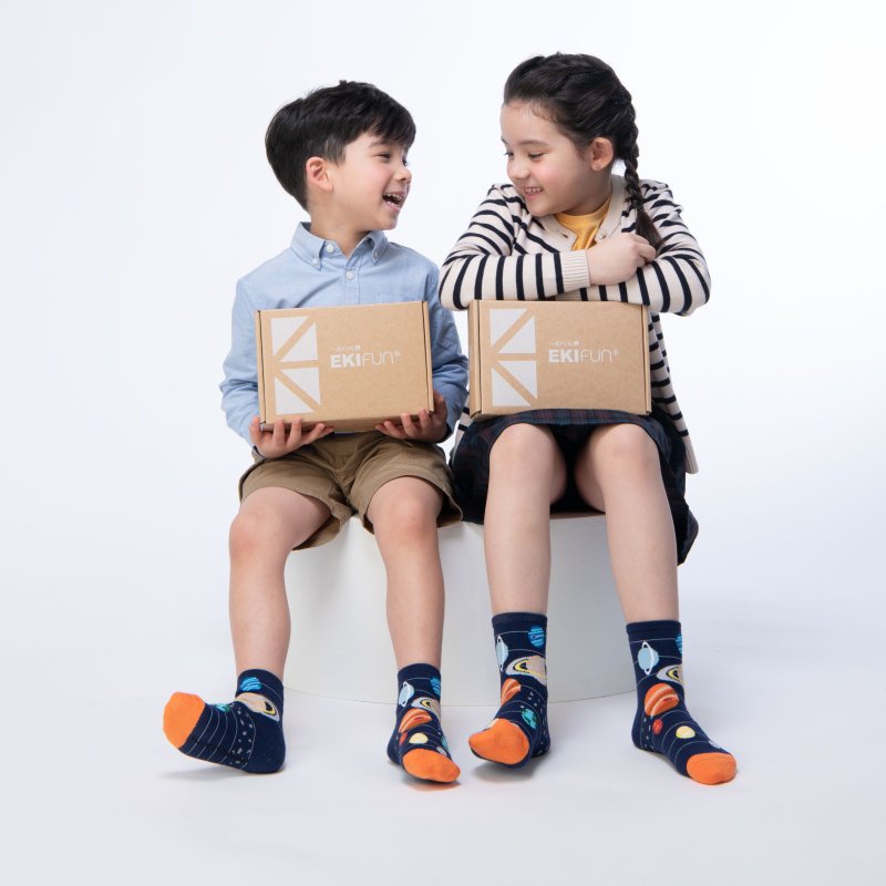 台湾制造 Coolmax吸湿排汗亲子袜 太阳系 99%抑菌除臭 袜子 - 袜子 - 其他人造纤维 蓝色