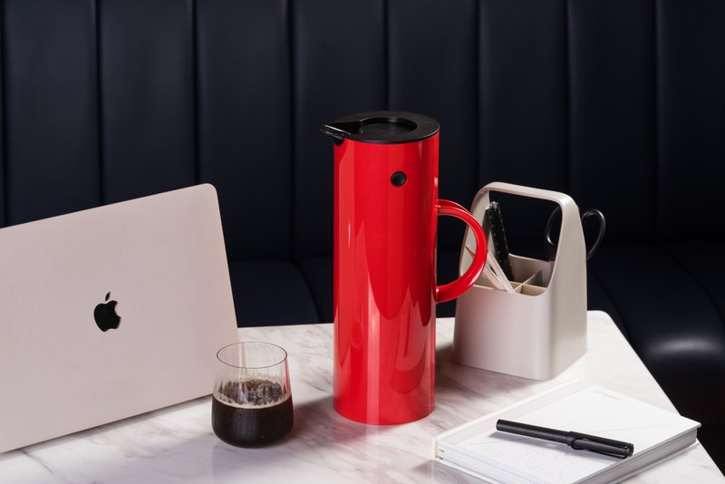 【Stelton】啄木鸟真空保温壶 1L-红 - 保温瓶/保温杯 - 塑料 