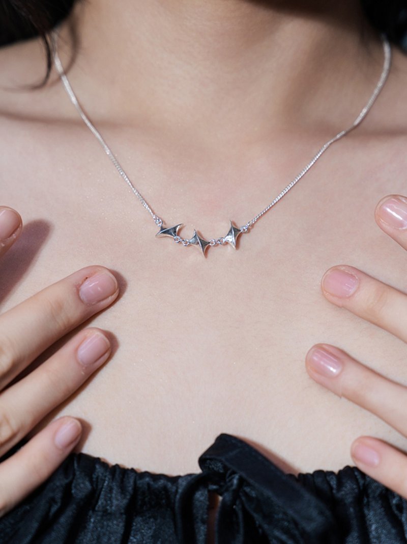 车头灯项链 3 - 项链 - 其他金属 银色