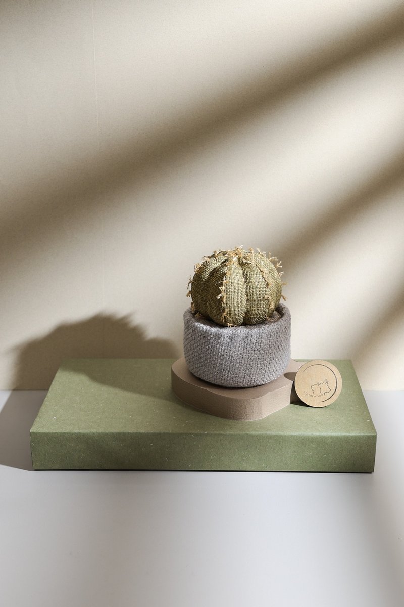 多肉植栽 球型 E / Succulent 手作 猫玩具 家饰品 办公室 疗愈系 - 摆饰 - 其他材质 多色