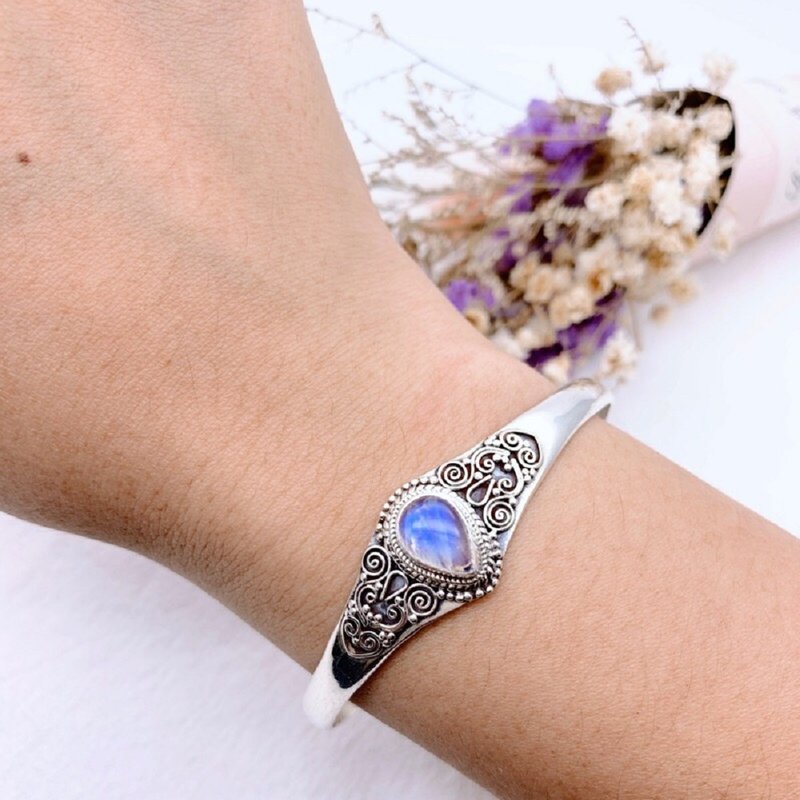 月光石925纯银厚银典雅手环 尼泊尔手工银饰 - 手链/手环 - 宝石 银色
