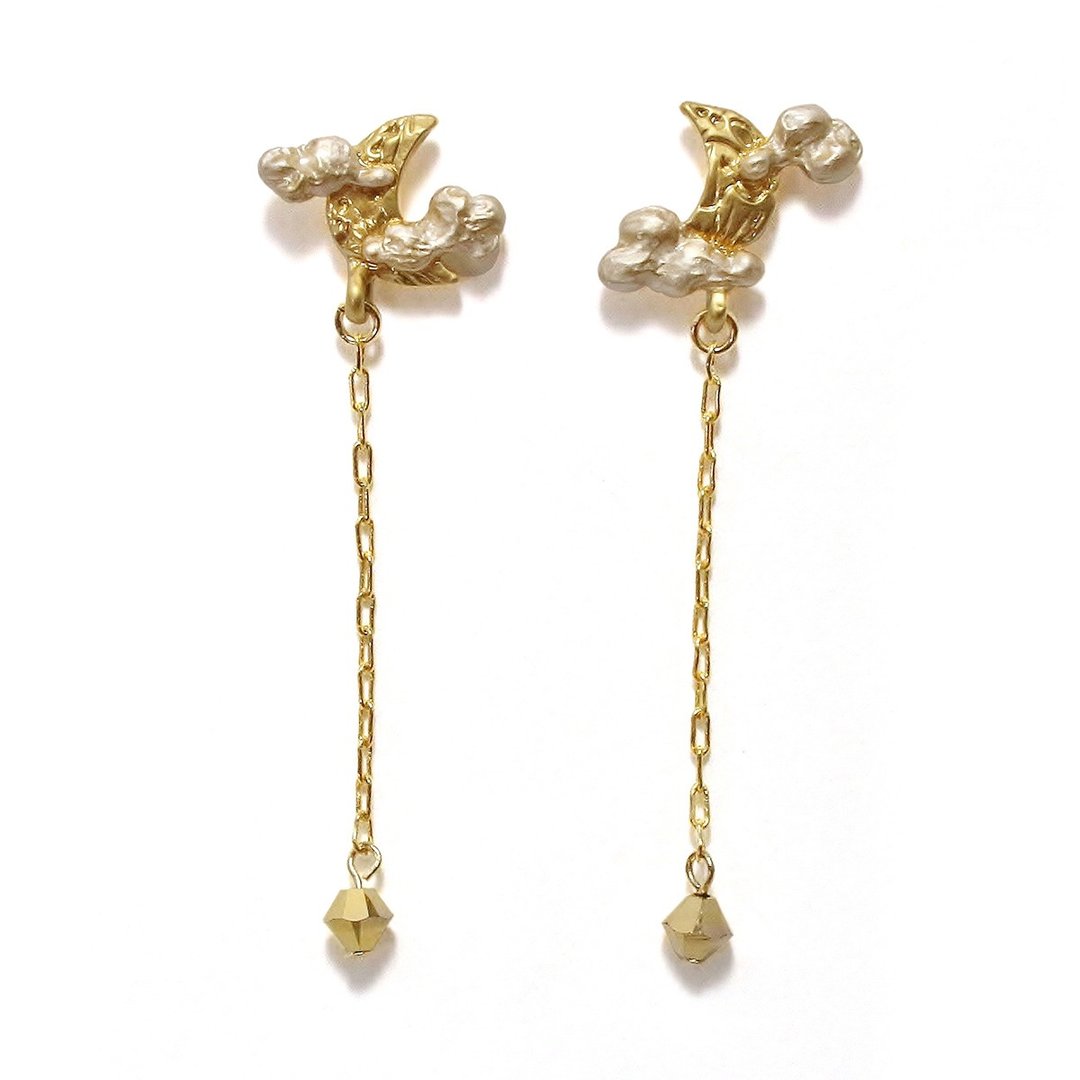 Moon & Cloud Pierced Crescent Earrings PA 453 - 耳环/耳夹 - 其他金属 金色