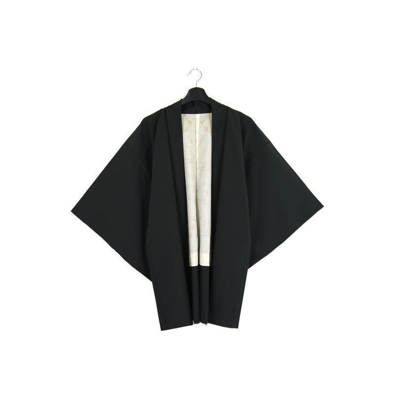 Back to Green::日本带回和服 羽织 黑 刺绣 蜿蜒小径风景 内里放黄不影响外观 //男女皆可穿// vintage kimono (KI-148) - 女装休闲/机能外套 - 丝．绢 