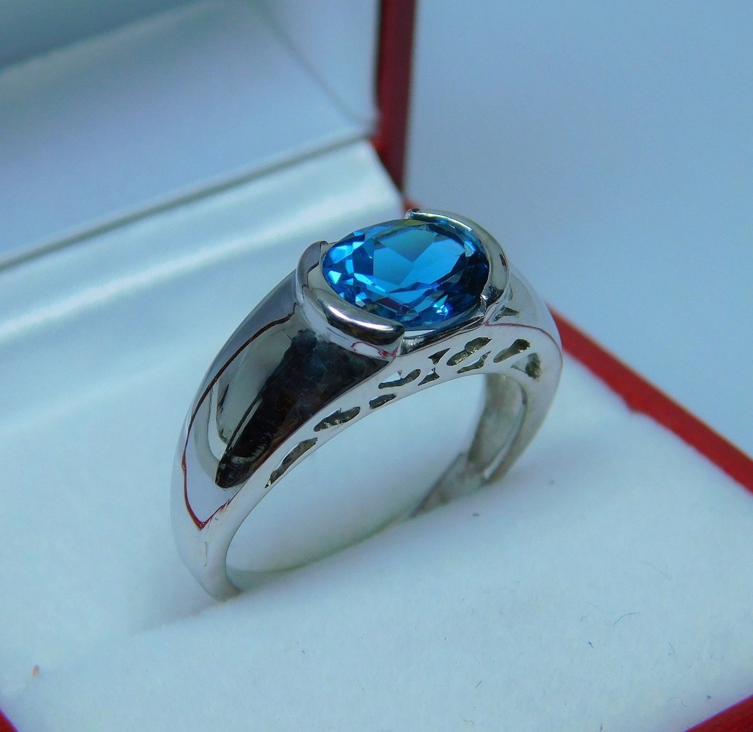AAA 级伦敦蓝托帕石 9x7 毫米 14K 金缕空雕花戒指，重 3.5 克，货号 1021 DDD - 戒指 - 宝石 蓝色