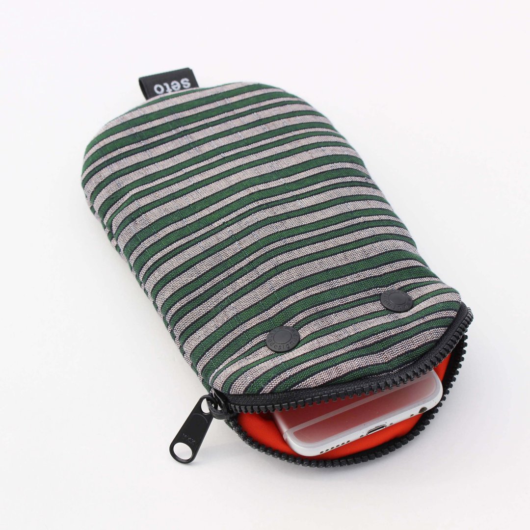 seto / creature bag / iPhone case  / pencil case  / Oval / Aizu  Gray Green - 化妆包/杂物包 - 棉 绿色