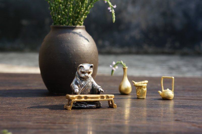 手工纯银弹琴猫茶宠工艺品摆件 - 摆饰 - 贵金属 银色