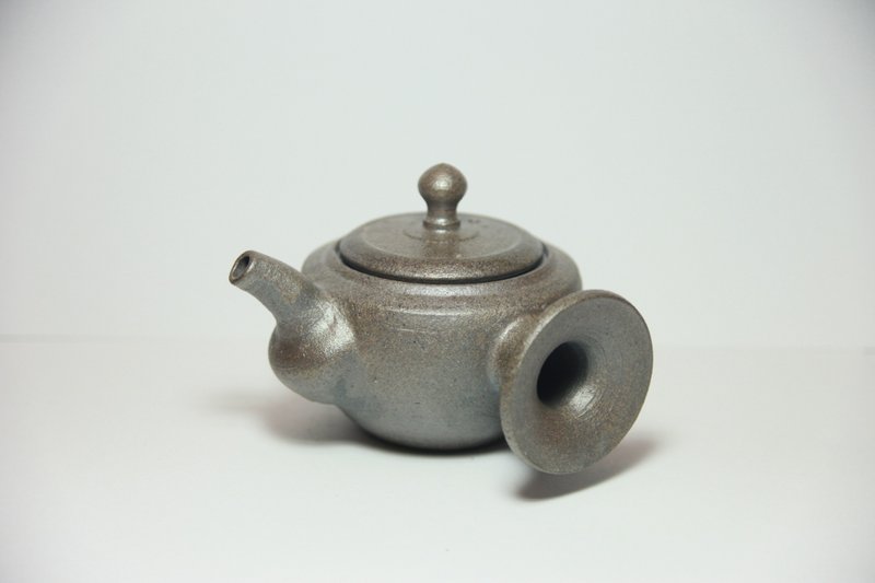 藏菁手作ㅣ还原烧 立趣壶 - 茶具/茶杯 - 陶 