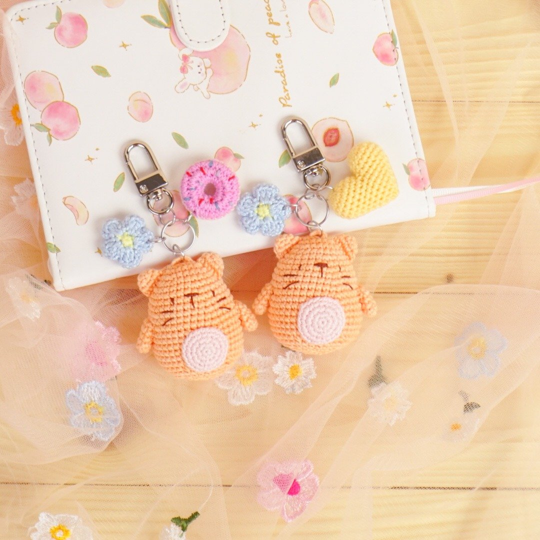 orange cat crochet doll  keyring keychain bag charm handmade gift - 钥匙链/钥匙包 - 棉 橘色