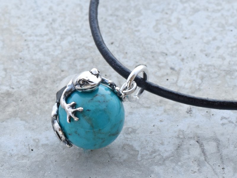 Frog ball pendant with turquoise leather strap necklace - 项链 - 半宝石 绿色