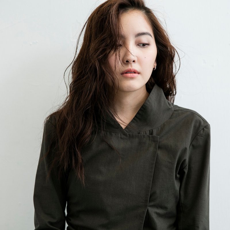 军式短版外套 - 墨绿 - 女装休闲/机能外套 - 棉．麻 绿色