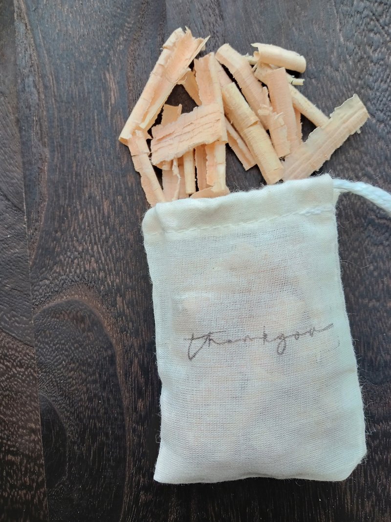 青森 Hiba 香囊 5 件套 檜葉 谢谢 香薰 除湿除臭宠物驱虫剂 - 便当盒/饭盒 - 棉．麻 白色