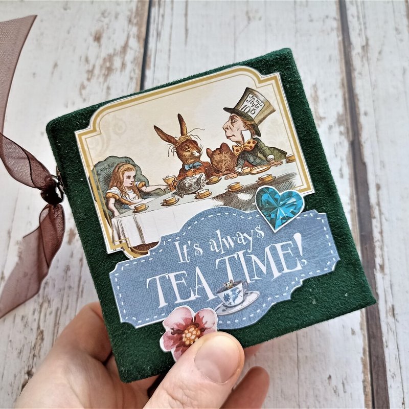 Tiny Crazy tea party journal handmade Alice in Wonderland junk journal for sale - 笔记本/手帐 - 纸 绿色