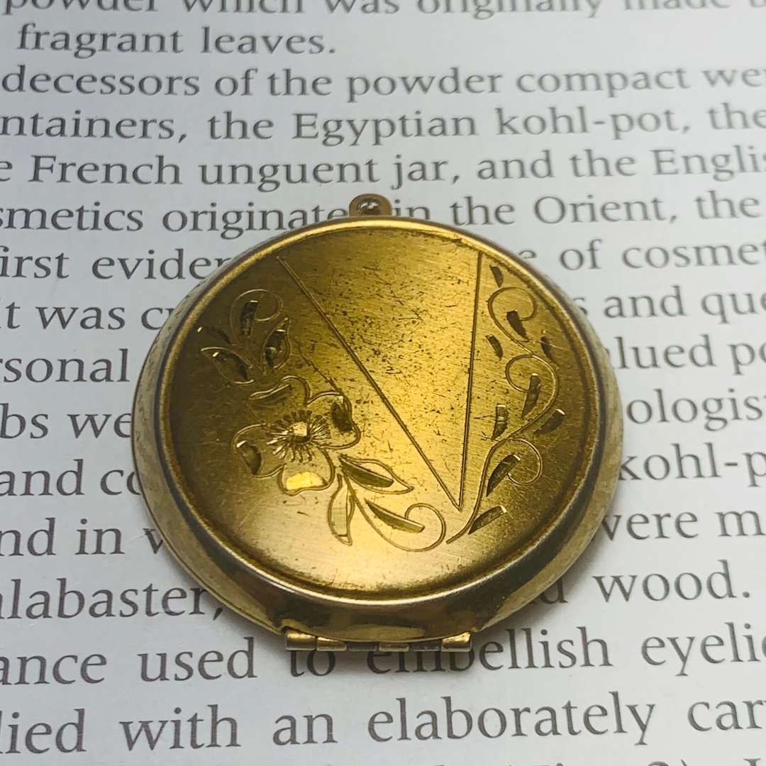 手工雕刻花卉相片坠子盒 - 其他 - 其他金属 