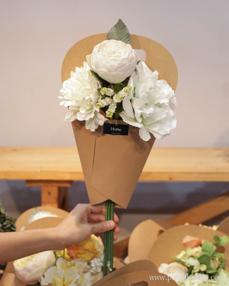 Pure White Mix Flowers Paper Cone for Home Decoration - 木工/竹艺/纸艺 - 纸 白色