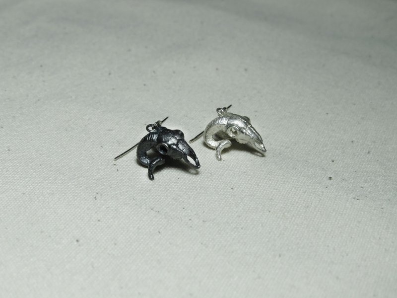 【925银饰 LOU】骨头系列 - 羊头(单售) - 耳环/耳夹 - 银 银色