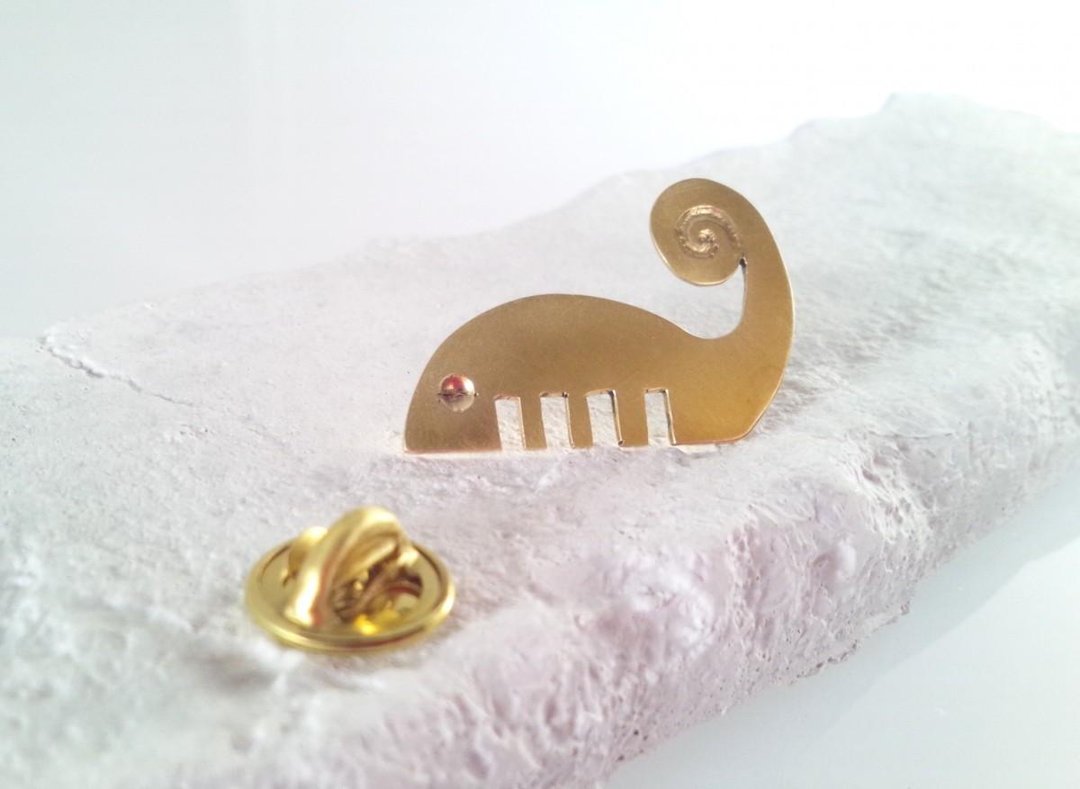 ☆ Comb spirit ☆ Brass pin badge - 胸针 - 其他金属 金色