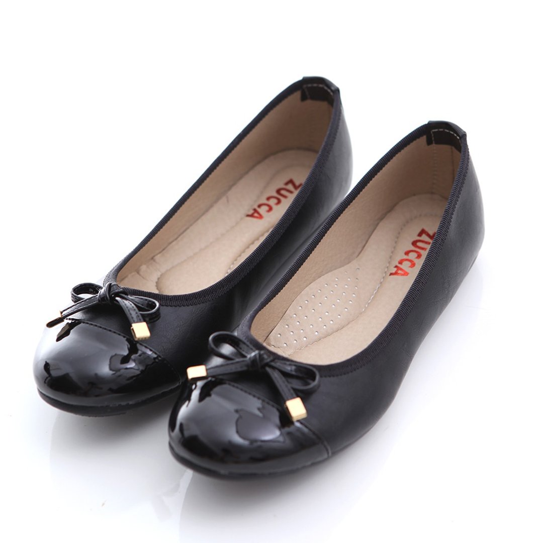 【ZUCCA】亮面皮革朵结平底鞋-黑-z6611bk - 女款休闲鞋 - 其他材质 