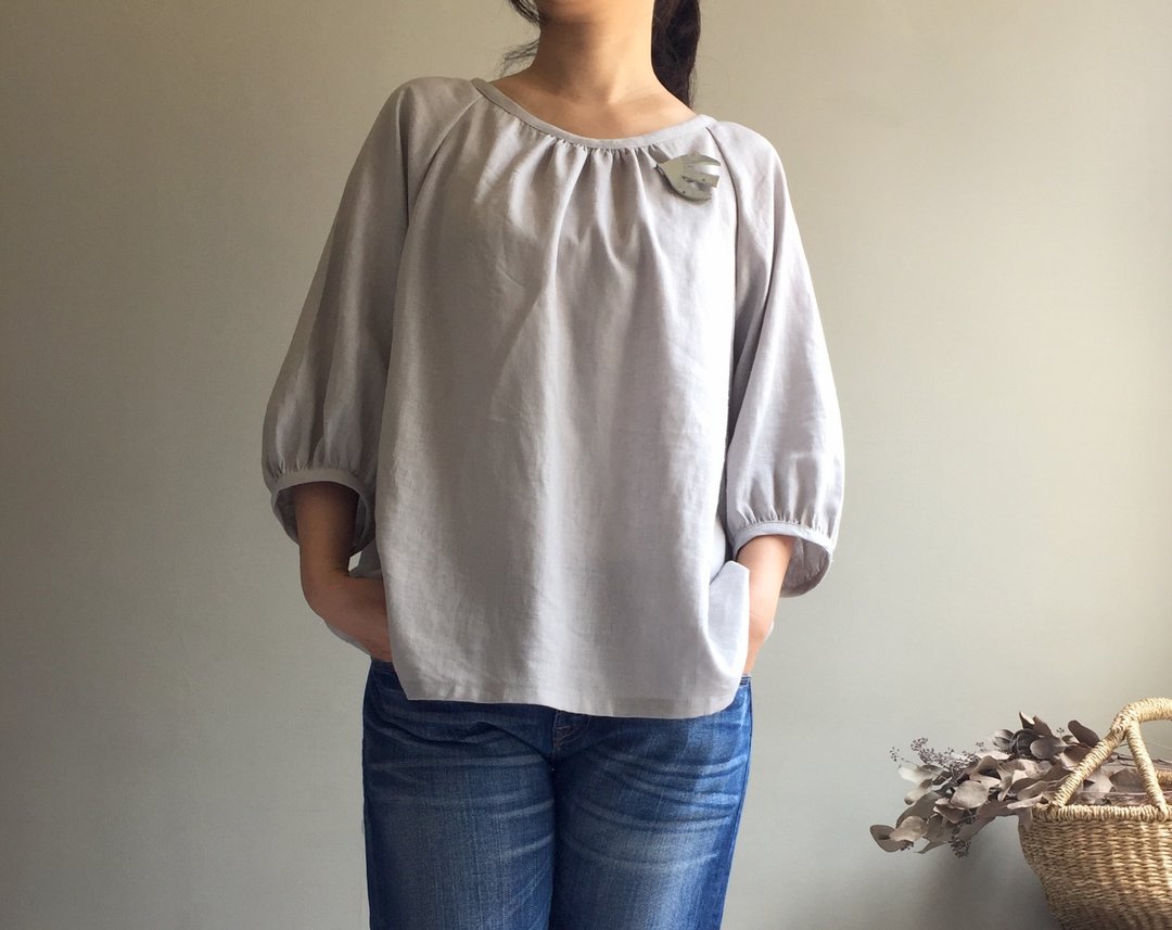 绵绵小雨/松露灰棉麻泡泡袖皱折圆领上衣/七分袖 - 女装上衣 - 棉 银色