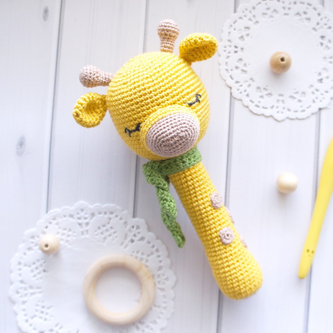 Giraffe Baby rattle toy, Nursery First toy, Baby rattle toy, Christening Gift - 玩具/玩偶 - 棉．麻 黄色