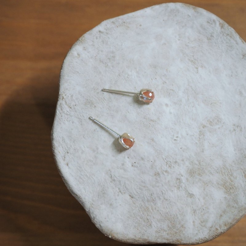 ll 红纹石纯银耳骨针 ll 3mm 红纹石纯银耳针 一对 ER-00024 - 耳环/耳夹 - 半宝石 粉红色