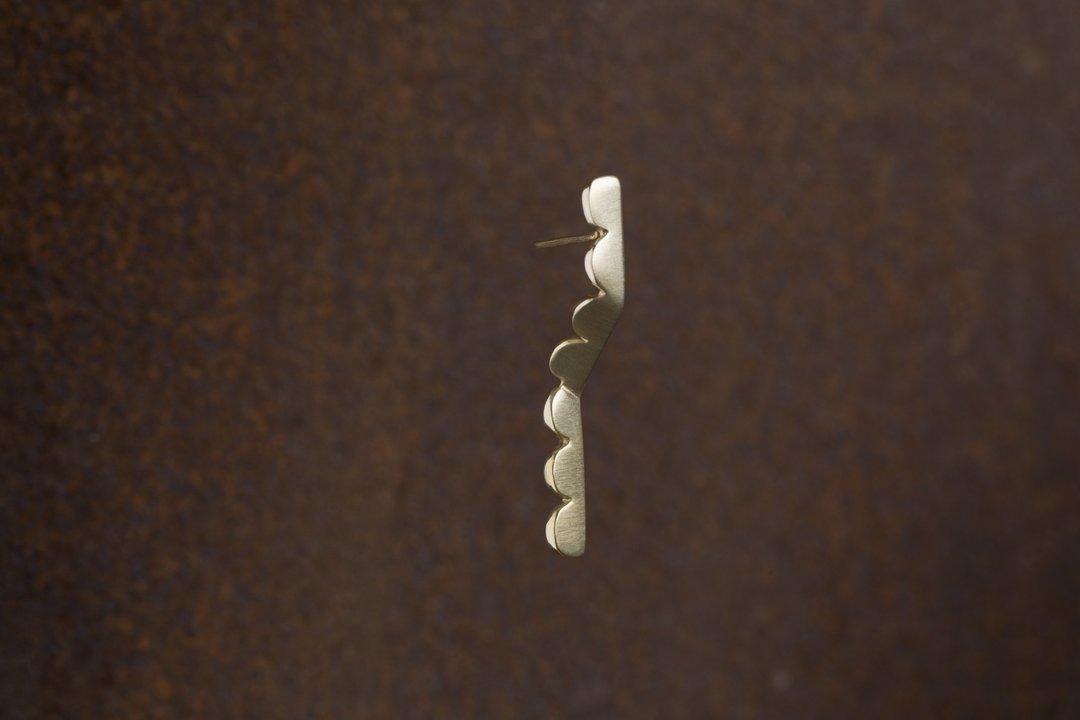 Upset / Upturn 胡子小姐 折 直式短耳环 Silver Short Earstuds - 耳环/耳夹 - 纯银 银色