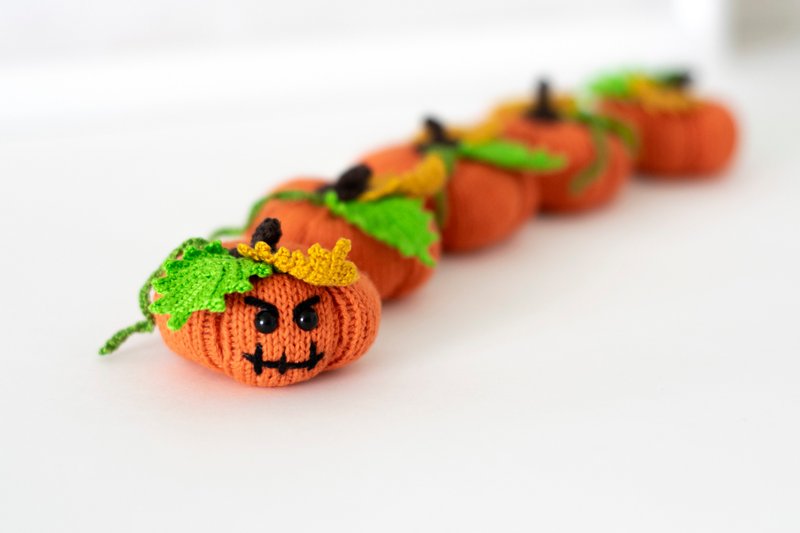 Knitted pumpkins, Halloween decor, table decor, Thanksgiving day toy, fall, 厨房装饰 - 玩偶/公仔 - 棉．麻 橘色