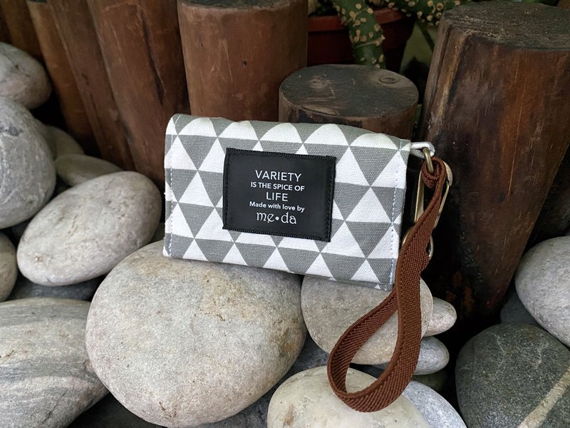 轻便对折面纸包 白灰三角 - 化妆包/杂物包 - 棉．麻 灰色