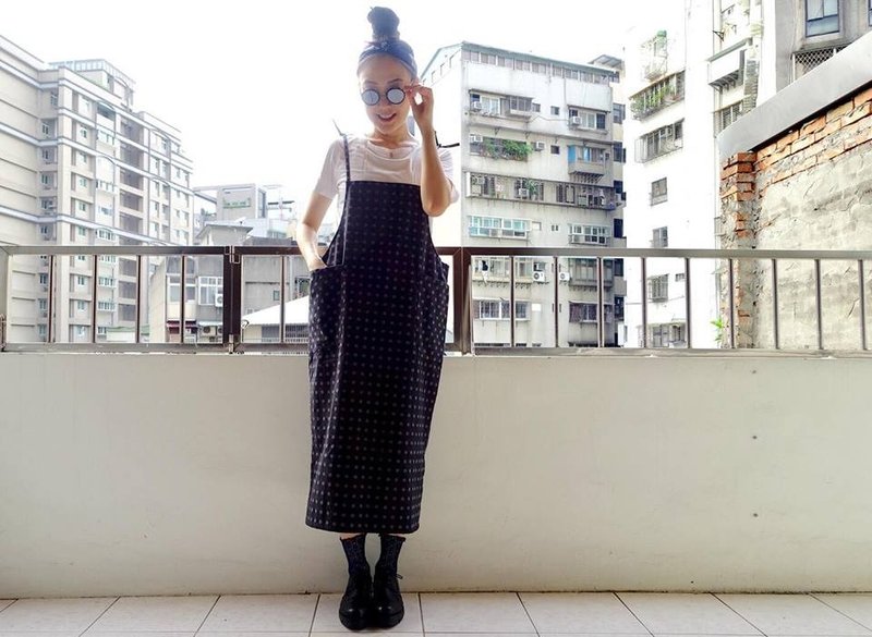 吊带直筒连身裙（剩ㄧ件） - 洋装/连衣裙 - 棉．麻 黑色