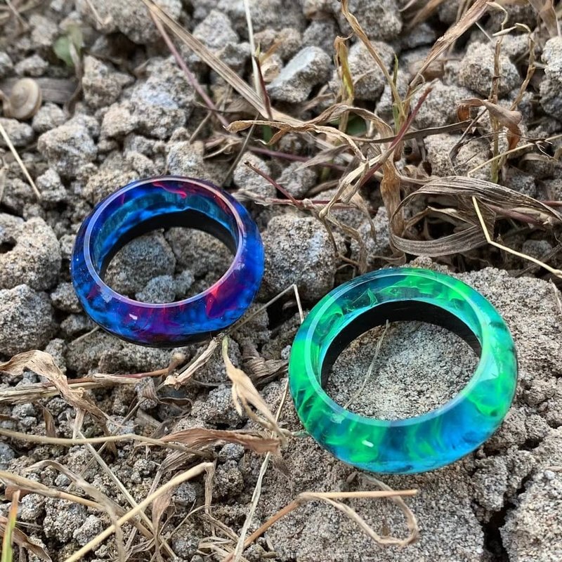 魔幻极光、手工树脂木头戒指、极光灵感设计、夜光饰品、实木雕刻 - 戒指 - 树脂 蓝色