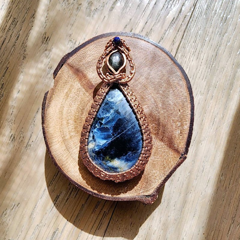 【曲水辰手作】彼得石与金运石金属线编织吊坠 - 项链 - 宝石 蓝色