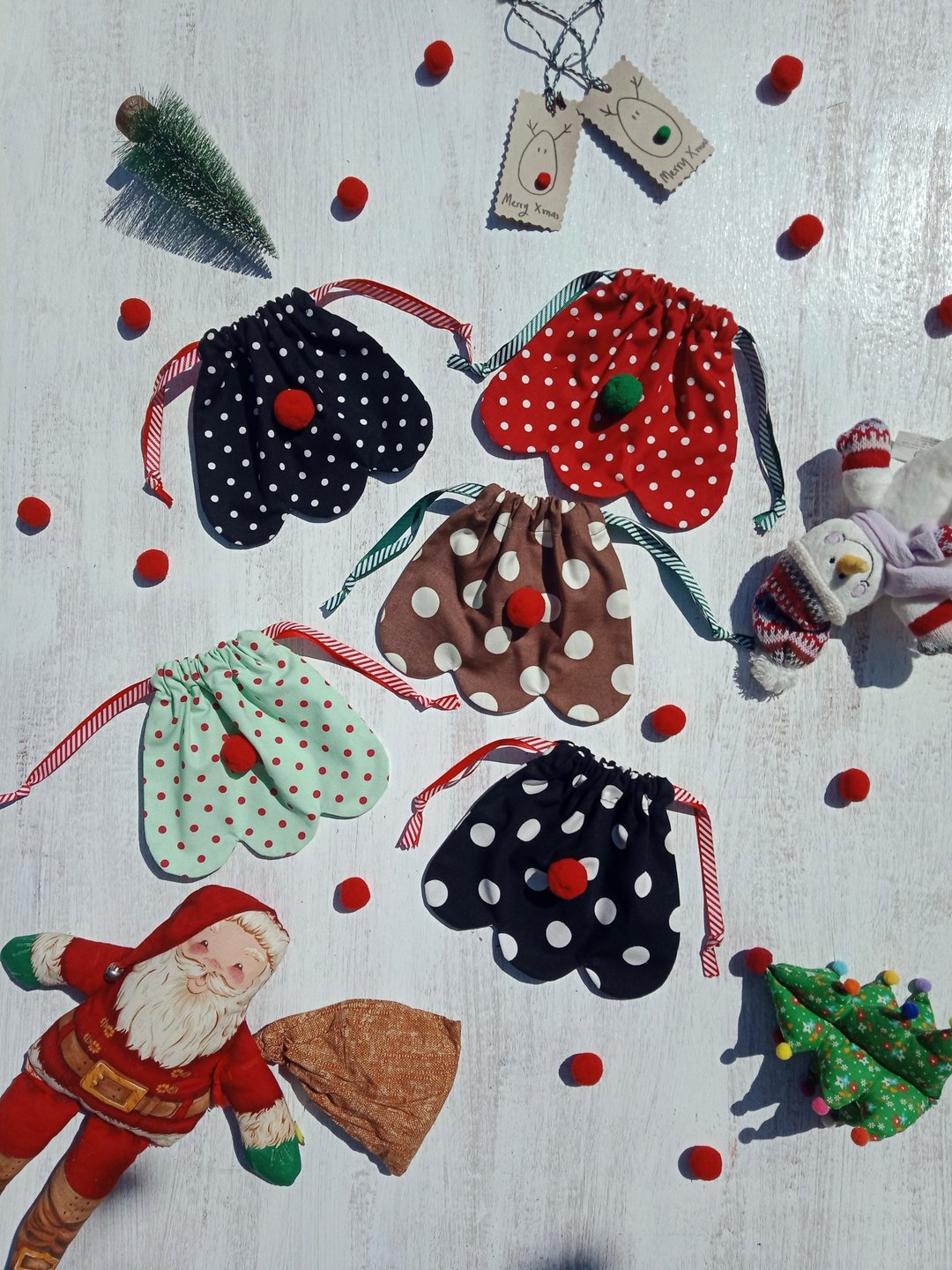 Christmas drawstring bag with pom pom - 手提包/手提袋 - 棉 多色
