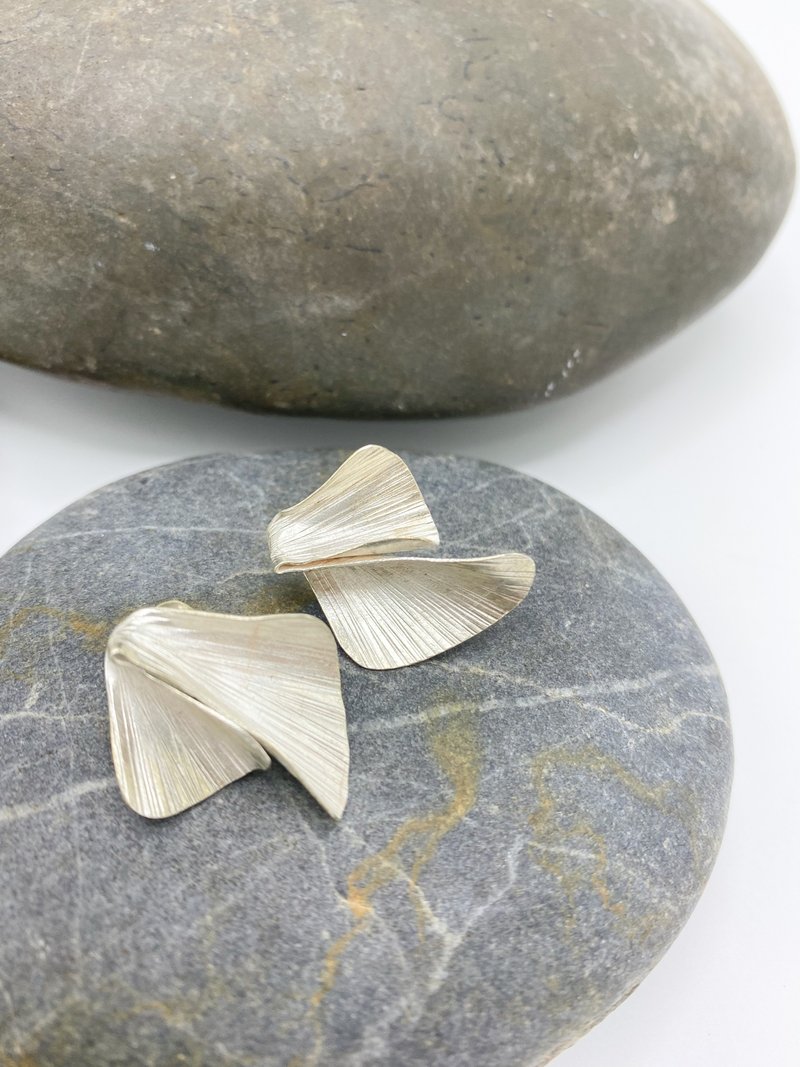 手工树叶形状银耳环 (E0217) - 耳环/耳夹 - 银 银色